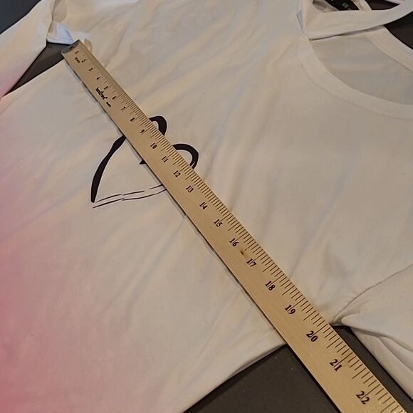 CBR sz M exposed shoulder top, ombre pink affect, black heart on front - Picture 6 of 10